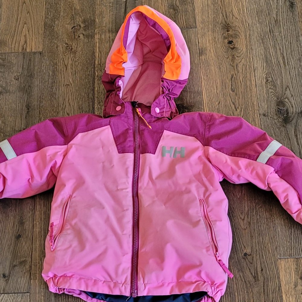 Helly Hansen girls snowsuit fits 5-6-7year old